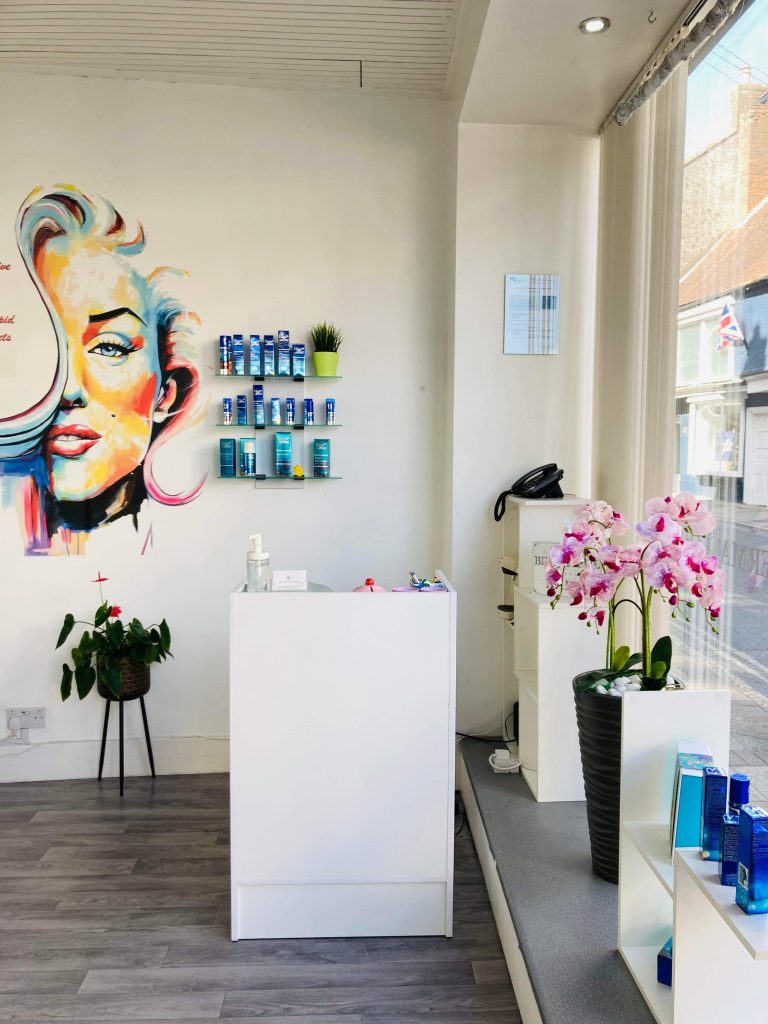 blandford-cosmetic-clinic-beauty-therapist